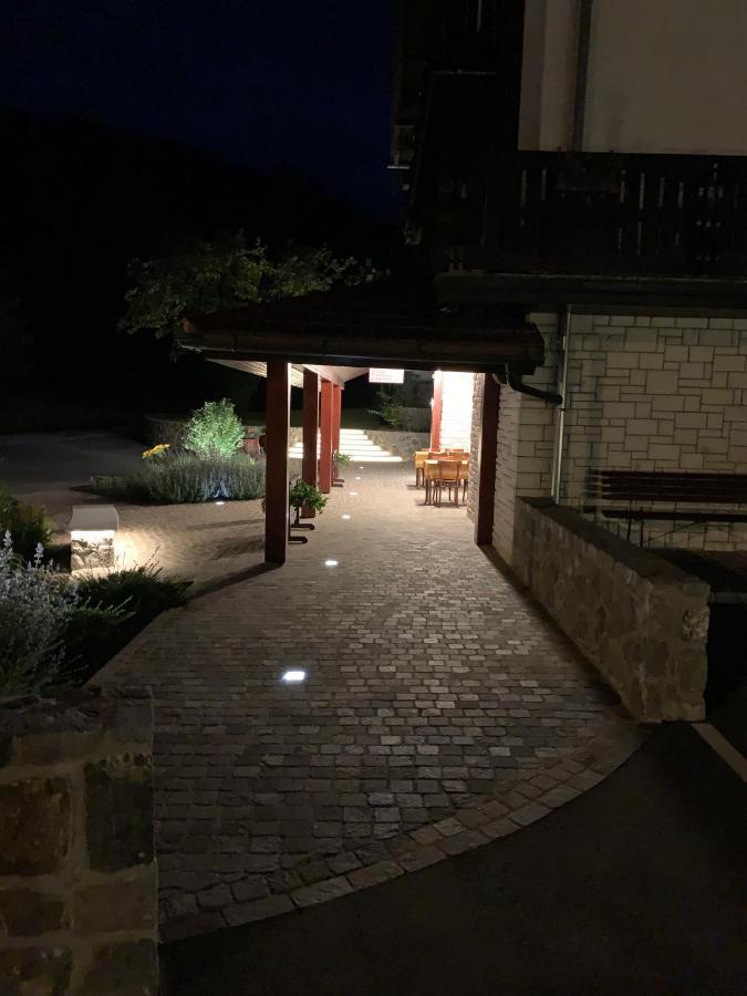 Žigon Bed&Breakfast Logatec Exterior foto